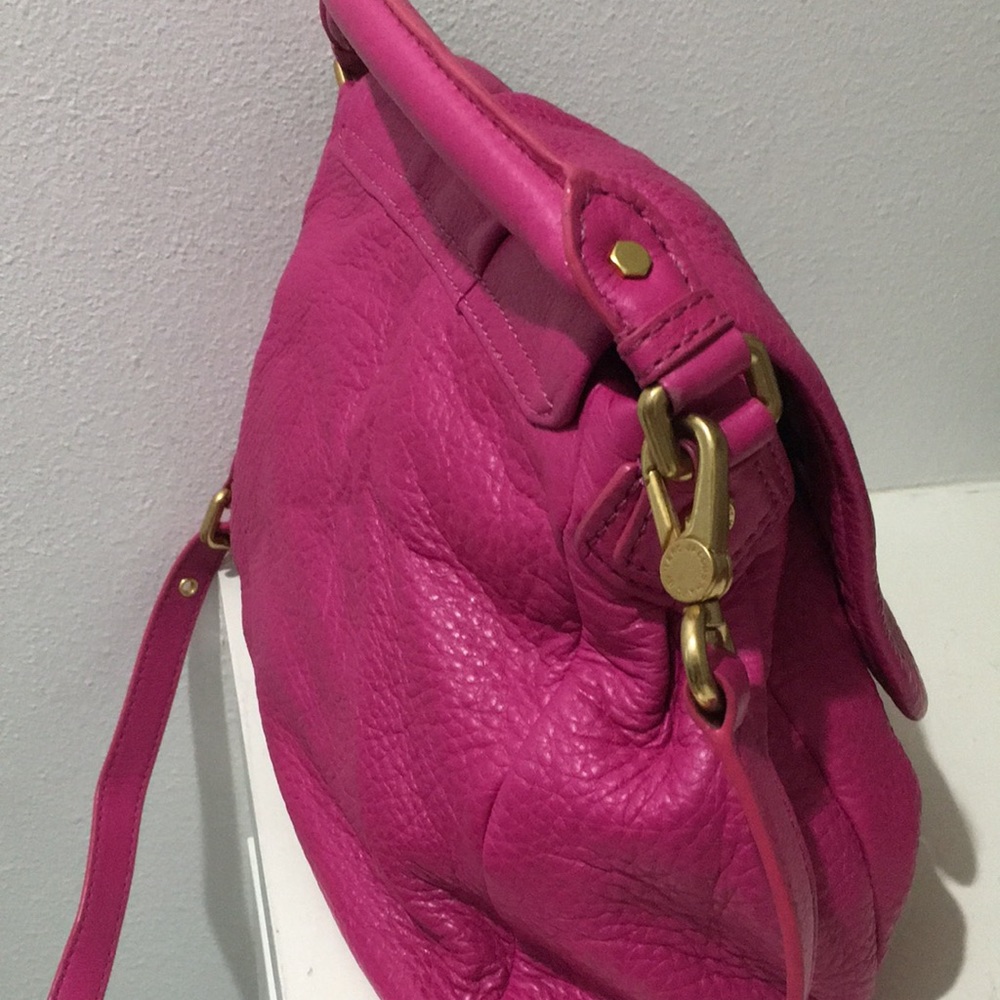 MARC BY MARC JACOBS Large Hot Pink Leather Shoulder Bag / Crossbody Bag Purse - Picture 6 of 17